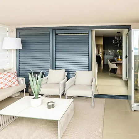 Luxury Daniela Kožino