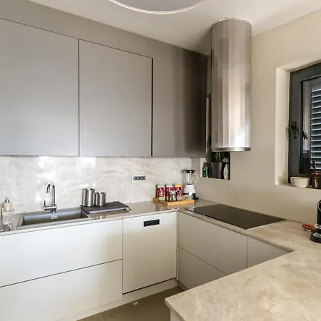 Luxury Daniela Kožino