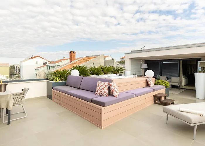 Luxury Daniela 公寓 *