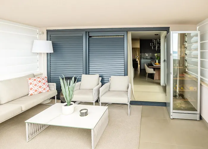 Luxury Daniela Kožino